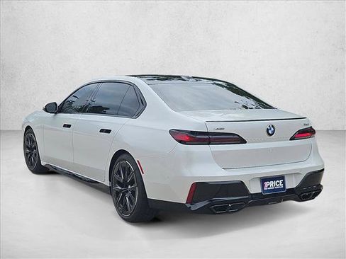 Used 2025 BMW 760i xDrive w/ Executive Package AWD/4WD image 8