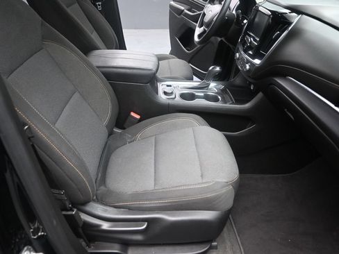 Used 2018 Chevrolet Traverse LS FWD image 17