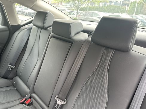 Used 2023 Acura TLX w/ Technology Package FWD image 10