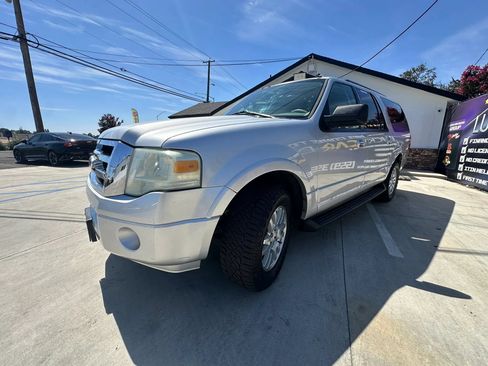 Used 2011 Ford Expedition EL XLT RWD image 9