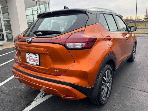 Used 2023 Nissan Kicks SV image 3