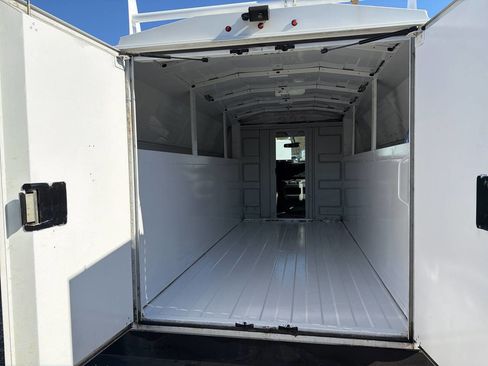 Used 2022 Ford E-350 and Econoline 350 Super Duty w/ Power Windows & Locks Group image 29