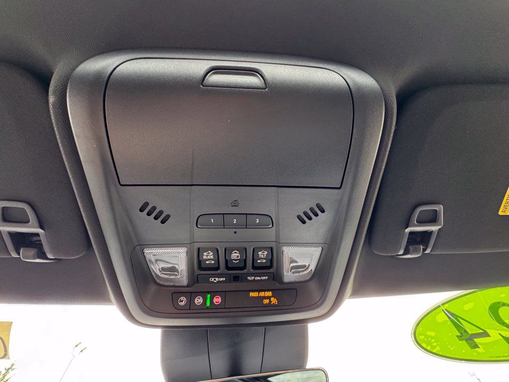 Used 2024 Cadillac XT4 Premium Luxury w/ Technology Package AWD/4WD image 32