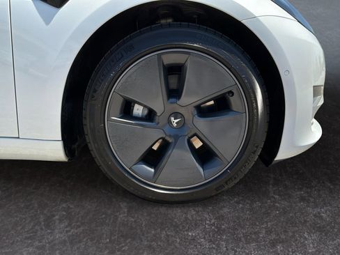 Used 2021 Tesla Model 3 Standard Range Plus RWD image 9