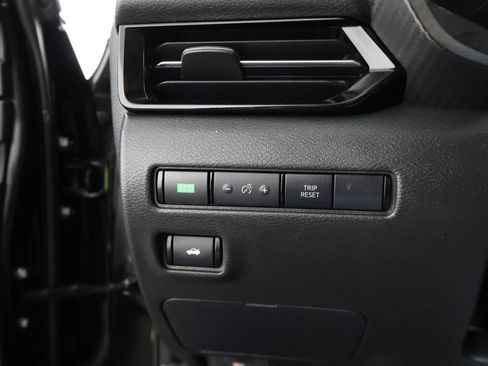 Used 2023 Nissan Sentra SR w/ Trunk Package FWD image 34
