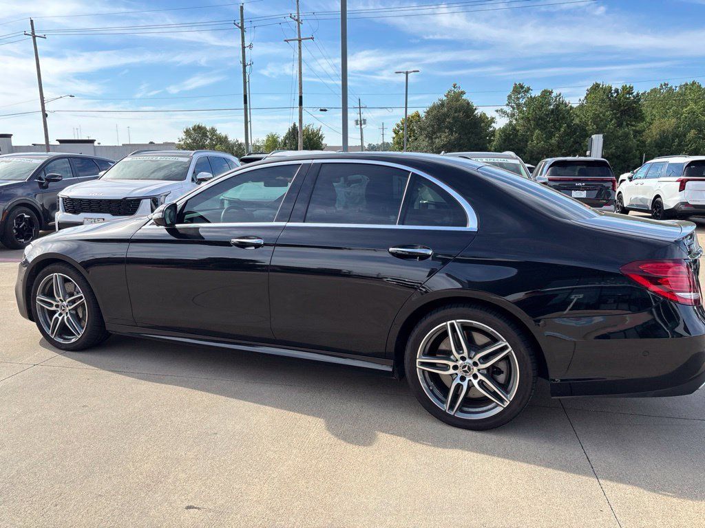 Used 2018 Mercedes-Benz E 400 4MATIC Sedan image 6