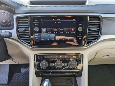 Certified 2022 Volkswagen Atlas SE w/ Panoramic Sunroof Package image 22