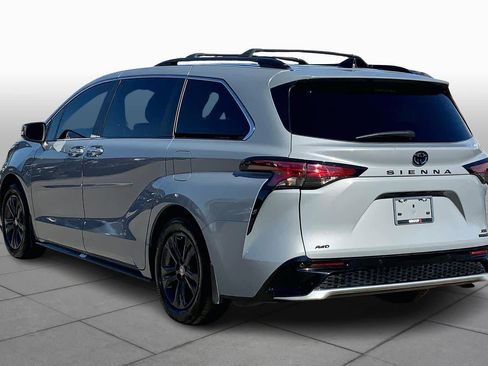 Used 2024 Toyota Sienna XSE image 11