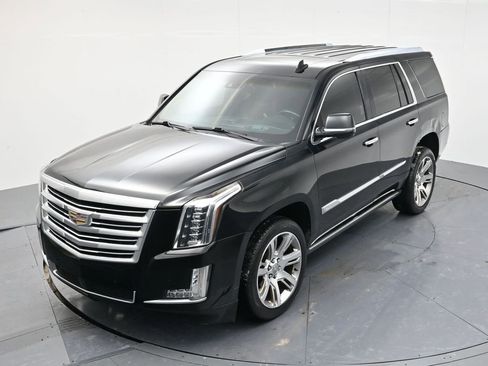 Used 2017 Cadillac Escalade Premium Luxury RWD image 40