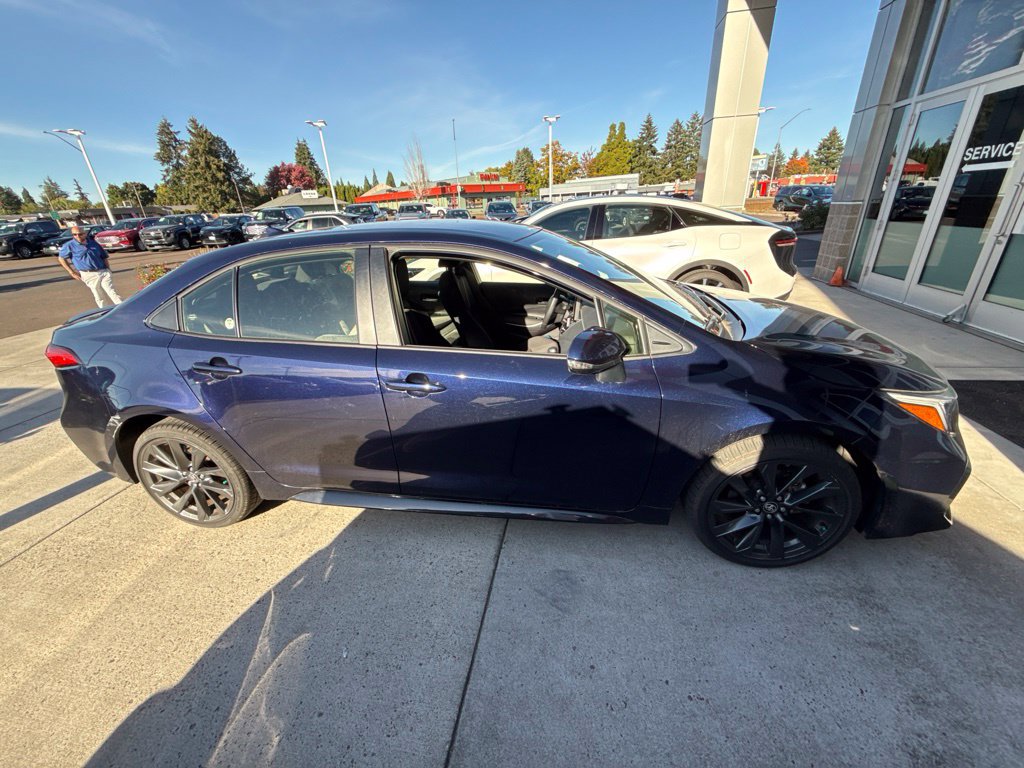 Used 2024 Toyota Corolla SE FWD image 4