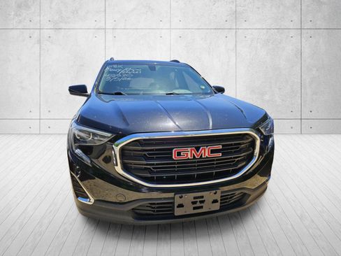 Used 2018 GMC Terrain SLE w/ Driver Convenience Package AWD/4WD image 3
