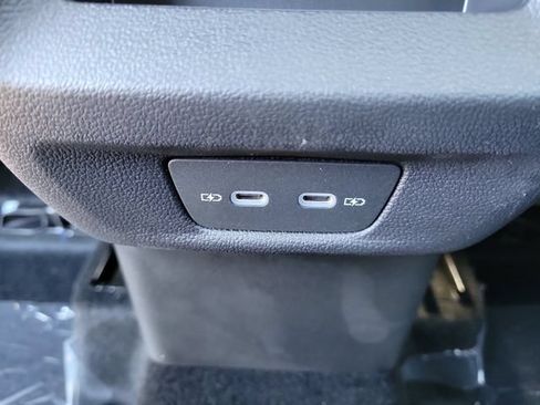New 2026 Volkswagen Tiguan SE R-Line FWD image 14