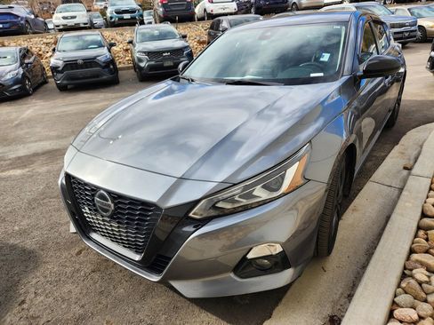 Used 2022 Nissan Altima 2.5 SR w/ Midnight Edition Package image 17