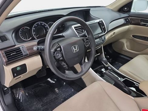 Used 2017 Honda Accord EX-L image 16