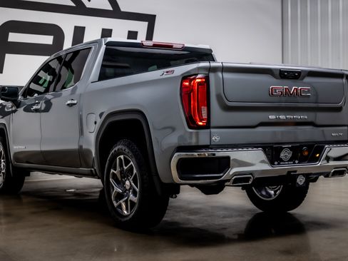 Used 2026 GMC Sierra 1500 SLT AWD/4WD image 32