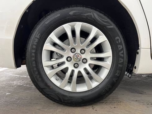 Used 2013 Toyota Sienna XLE image 32