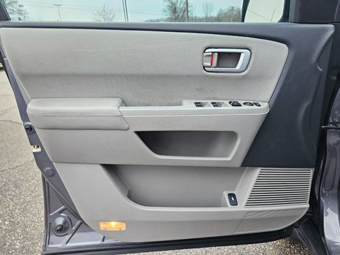 Used 2015 Honda Pilot LX image 9