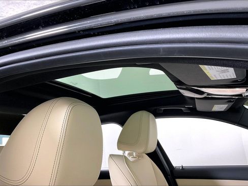 Certified 2025 BMW 330i xDrive Sedan w/ Premium Package AWD/4WD image 22