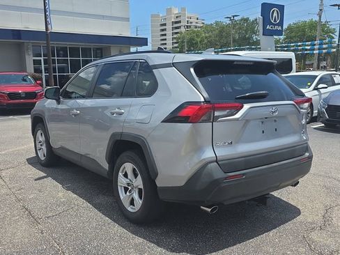 Used 2019 Toyota RAV4 XLE FWD image 6