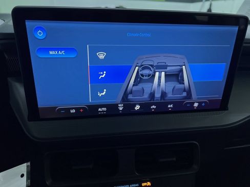 Used 2025 Ford Maverick XL w/ Equipment Group 102A AWD/4WD image 23