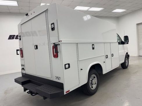 New 2026 Chevrolet Express 3500 w/ Power Convenience Package RWD image 7