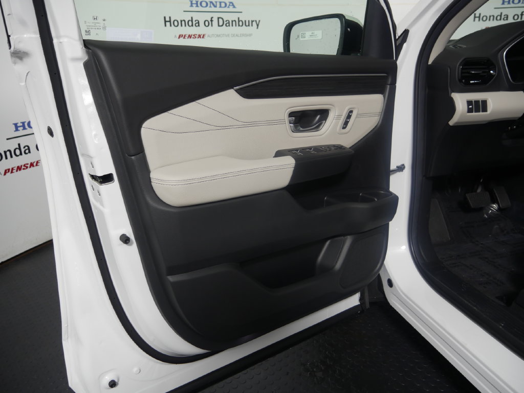 New 2026 Honda Pilot Touring image 14