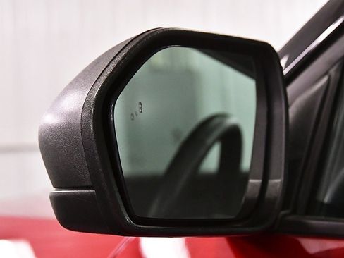 Used 2023 Ford Explorer XLT image 14