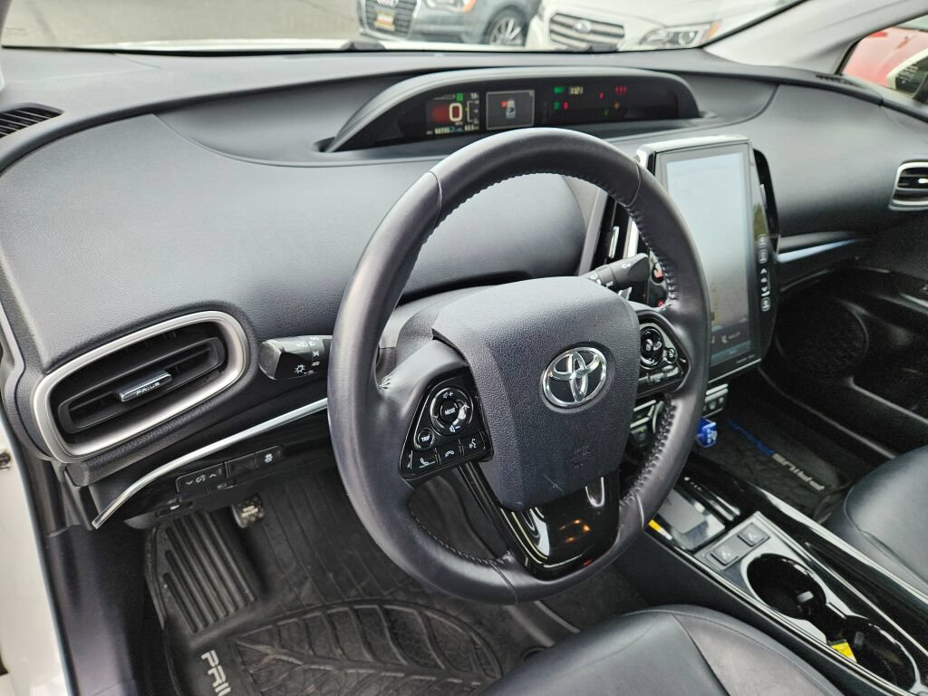 Used 2020 Toyota Prius Prime XLE FWD image 17