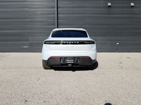 New 2026 Porsche Macan 4S Electric image 6