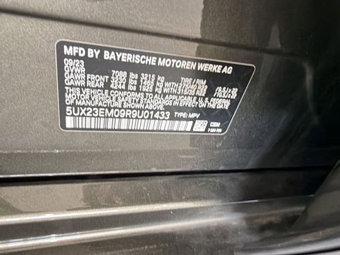 Used 2024 BMW X7 xDrive40i w/ M Sport Package image 12