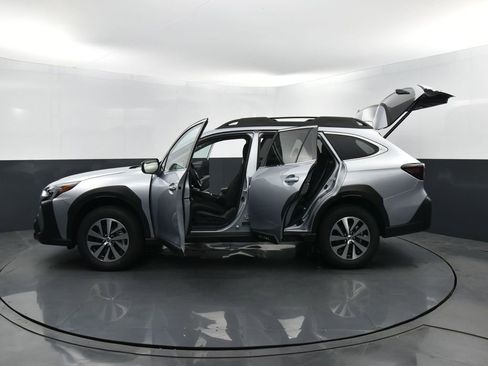 New 2025 Subaru Outback Premium image 32