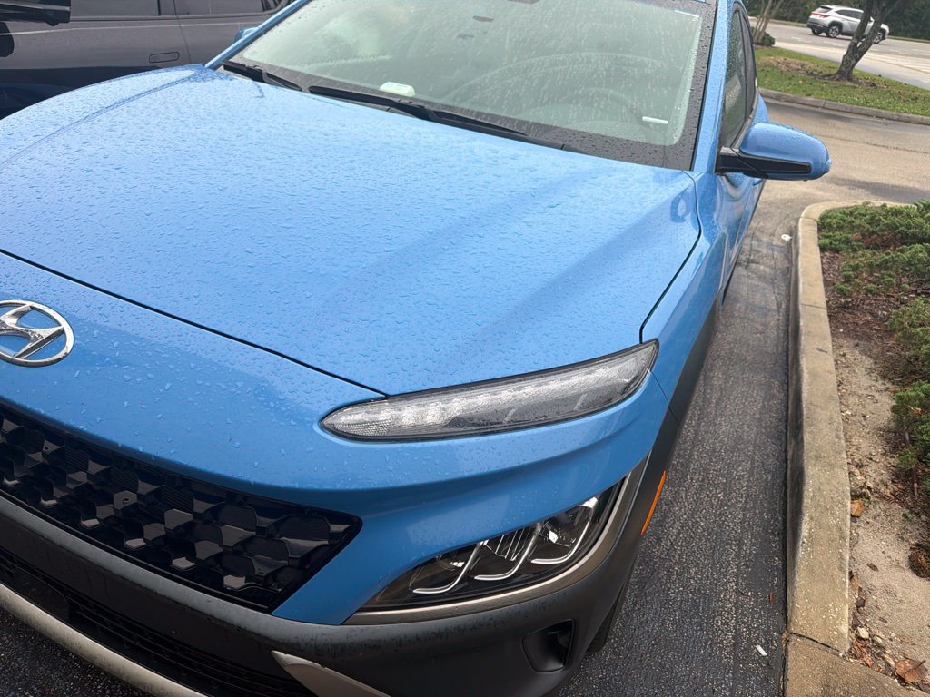 Used 2022 Hyundai Kona Limited AWD/4WD image 2