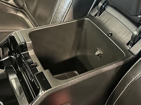 Used 2023 Jeep Grand Cherokee Limited w/ Black Appearance Package image 26