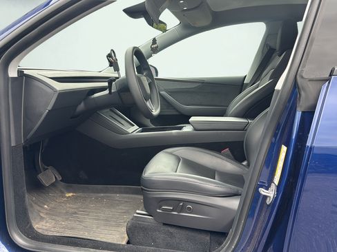 Used 2026 Tesla Model Y Long Range RWD image 18