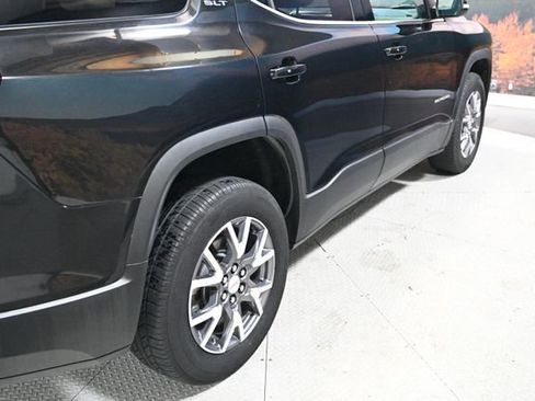 Used 2023 GMC Acadia SLT image 8