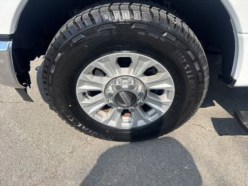 Used 2020 Ford F250 XLT w/ XLT Value Package image 16