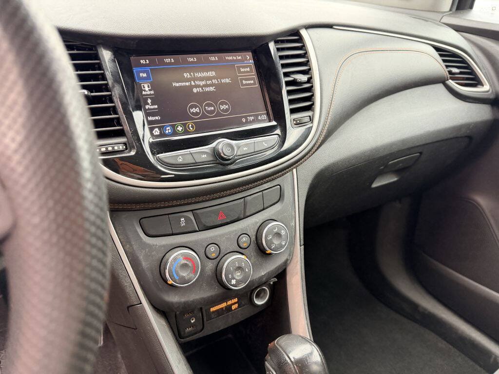 Used 2019 Chevrolet Trax LT w/ Redline Edition FWD image 10