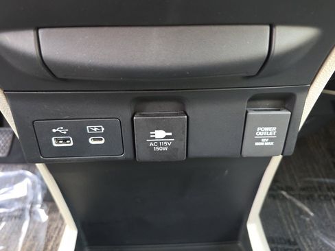 Used 2025 Honda Odyssey Elite image 34