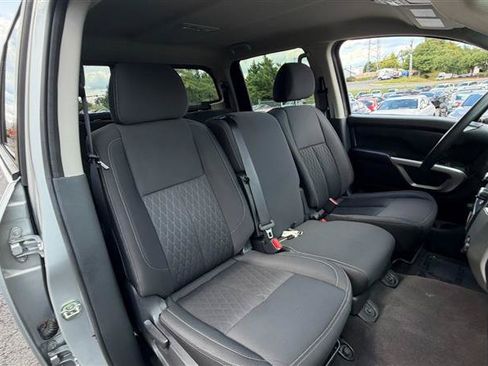 Used 2017 Nissan Titan SV AWD/4WD image 8