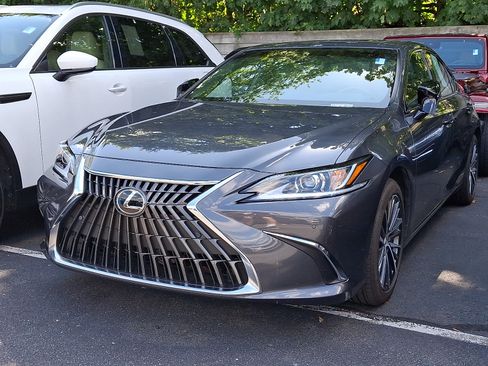 Used 2025 Lexus ES 300h w/ Premium Package FWD image 3