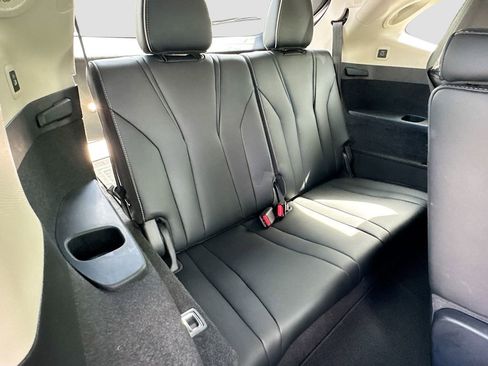 Used 2023 Acura MDX SH-AWD w/ Advance Package image 30