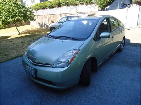 Used 2007 Toyota Prius Touring FWD image 1