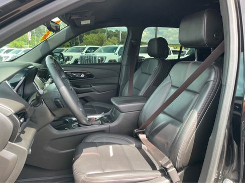 Used 2023 Chevrolet Traverse RS FWD image 12