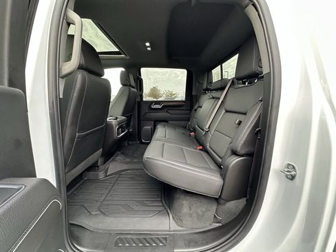 Used 2024 GMC Sierra 2500 Denali image 13