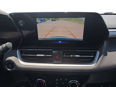 Used 2025 Chevrolet TrailBlazer LT FWD image 22