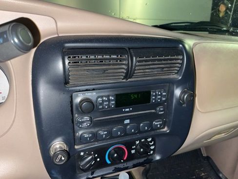 Used 2003 Ford Ranger XLT image 13