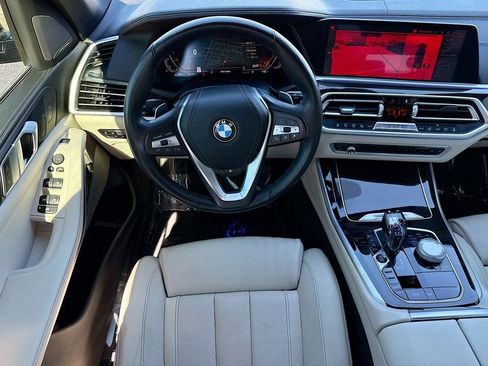 Used 2019 BMW X5 xDrive40i w/ Luxury Seating Package image 18
