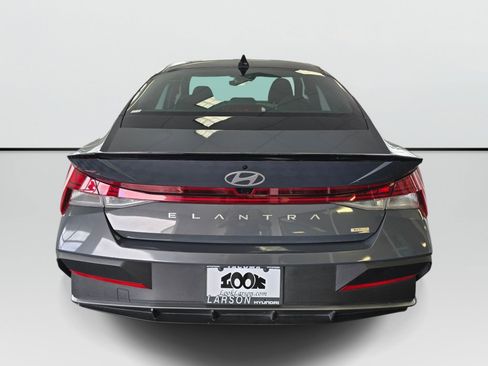 Used 2025 Hyundai Elantra SEL FWD image 4