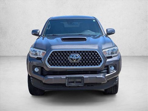 Used 2019 Toyota Tacoma TRD Sport AWD/4WD image 2