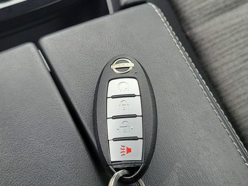 Used 2022 Nissan Rogue SV AWD/4WD image 34